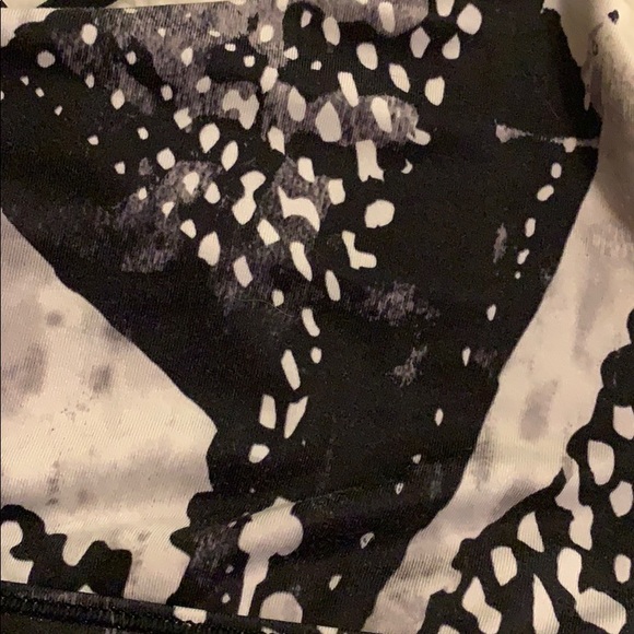 Free to be wild lululemon - Picture 7 of 7